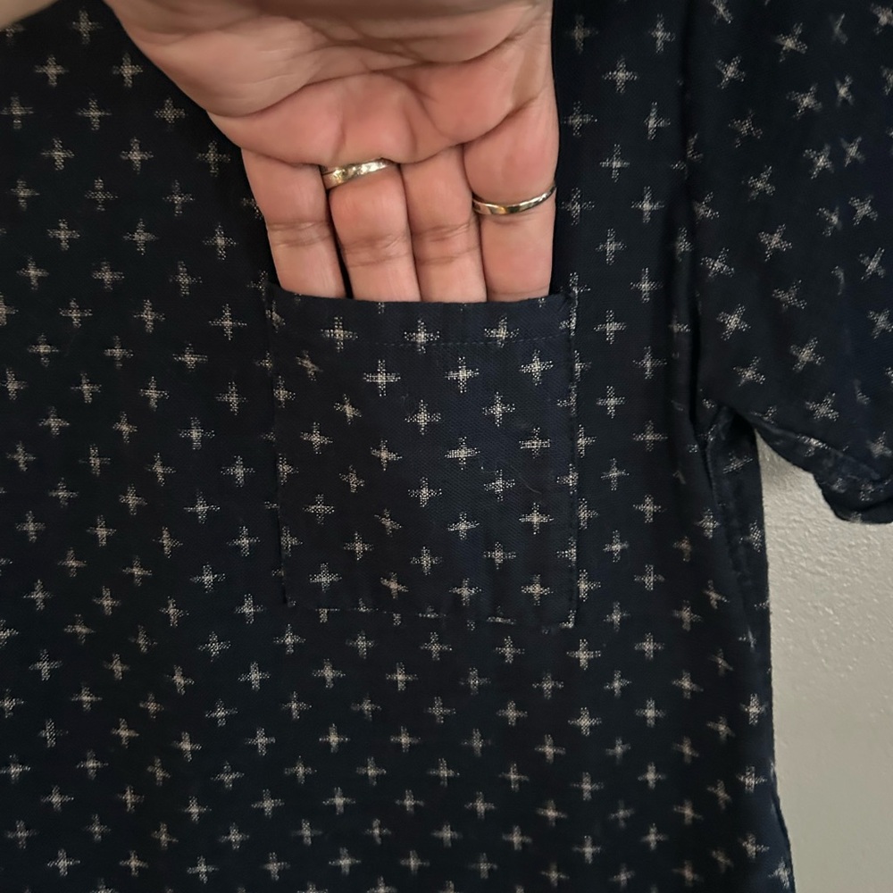 Tradlands Shirt - navy w/white print 100% woven cotton short sleeve boxy cut - Picture 2 of 9